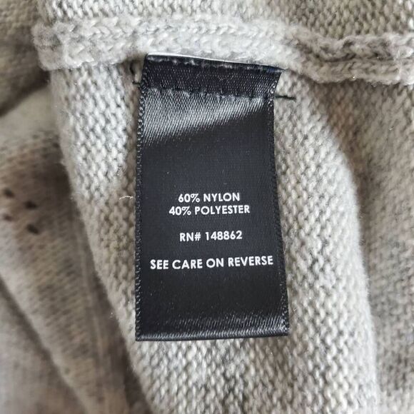 Torrid Size 1 (1X) Light Gray Open Knit V-Neck Sweater 3/4 Sleeve Hi-Lo Hem Pull - Picture 4 of 6